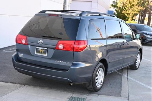 2010 Toyota Sienna LE