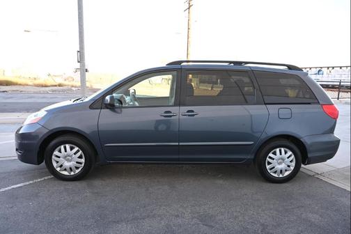 2010 Toyota Sienna LE
