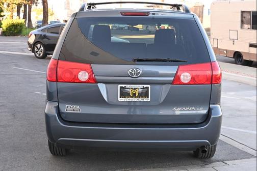 2010 Toyota Sienna LE