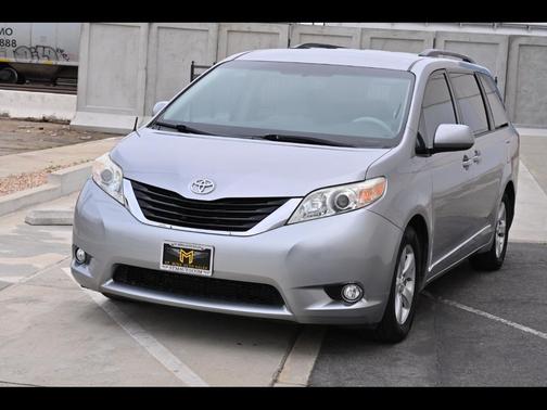 2011 Toyota Sienna LE