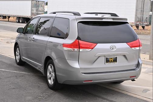 2011 Toyota Sienna LE