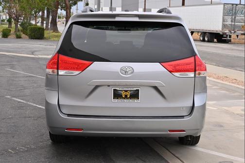 2011 Toyota Sienna LE