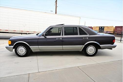 1986 Mercedes-Benz S-Class 560SEL
