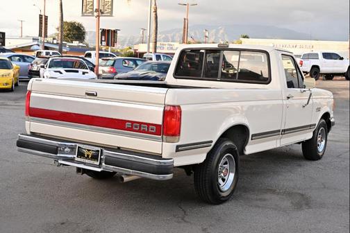 1990 Ford F-150 XLT Lariat