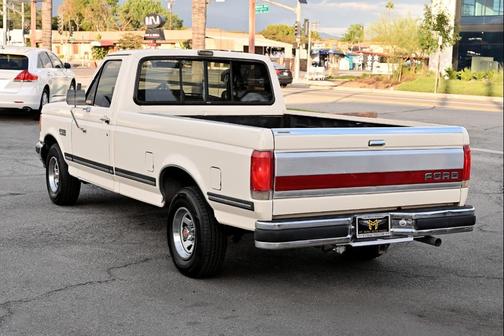 1990 Ford F-150 XLT Lariat