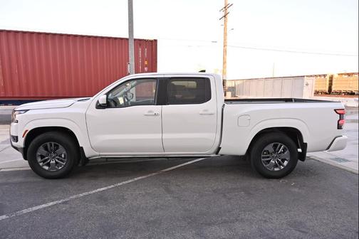 Glacier White 2025 Nissan Frontier SV