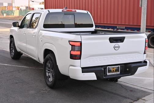 Glacier White 2025 Nissan Frontier SV