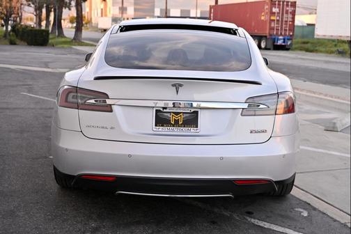 2016 Tesla Model S P90D