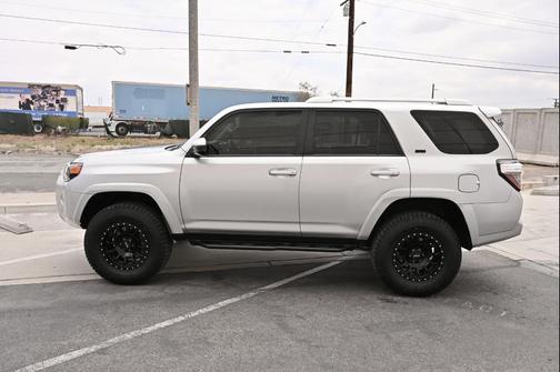Silver Metallic 2015 Toyota 4Runner SR5