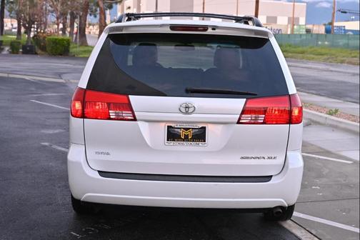 2005 Toyota Sienna XLE