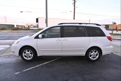 2005 Toyota Sienna XLE