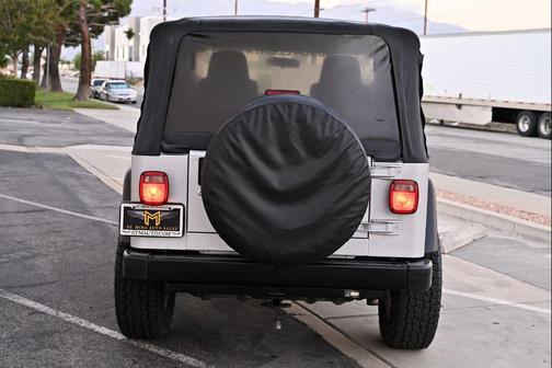 Bright Silver Metallic 2004 Jeep Wrangler X
