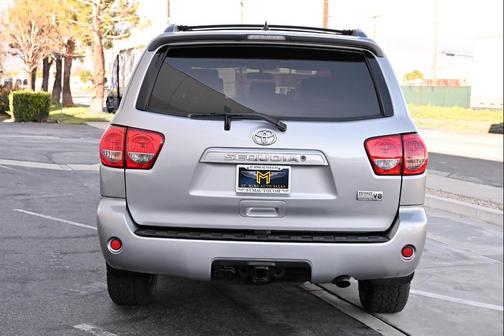 2011 Toyota Sequoia SR5