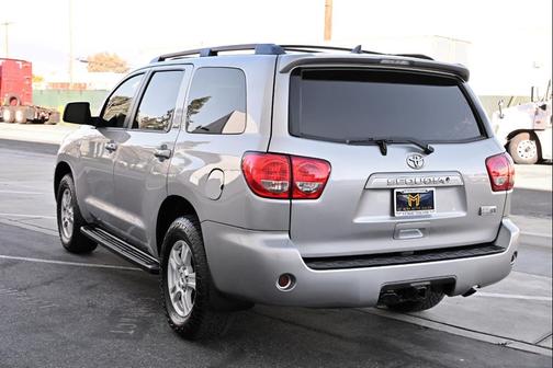 2011 Toyota Sequoia SR5