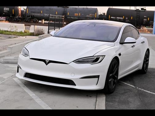 Pearl White Multicoat 2022 Tesla Model S AWD