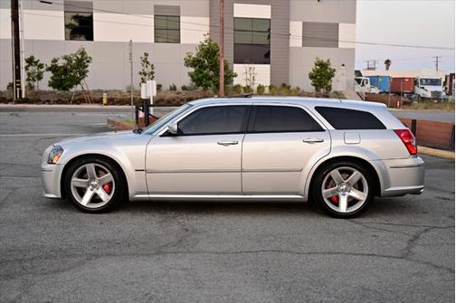2006 Dodge Magnum SRT8 RWD