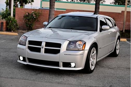 2006 Dodge Magnum SRT8 RWD
