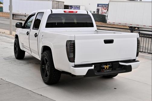 Summit White 2004 Chevrolet Colorado LS