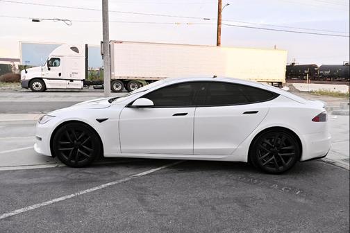 2022 Tesla Model S Plaid