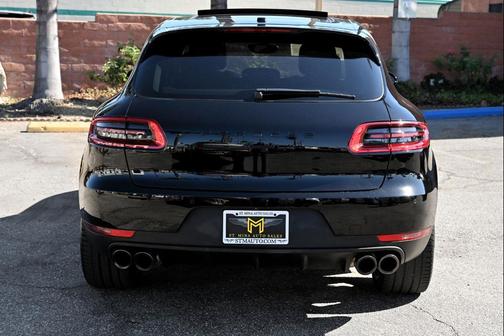 Black 2018 Porsche Macan Macan Sport Edition