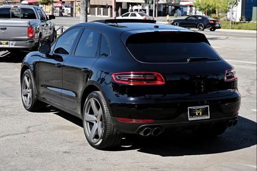 Black 2018 Porsche Macan Macan Sport Edition