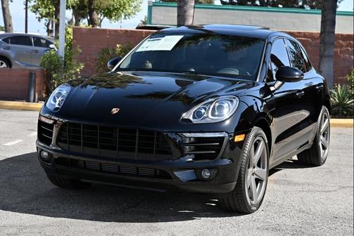 Black 2018 Porsche Macan Macan Sport Edition
