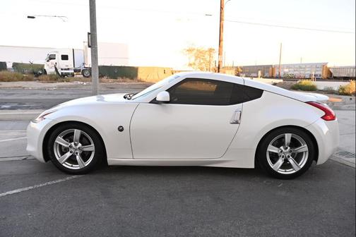 2010 Nissan 370Z Base