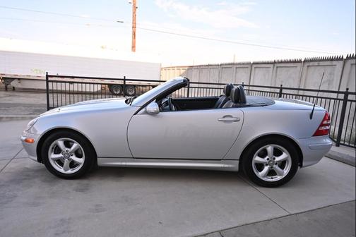 Brilliant Silver Metallic 2002 Mercedes-Benz SLK-Class SLK320