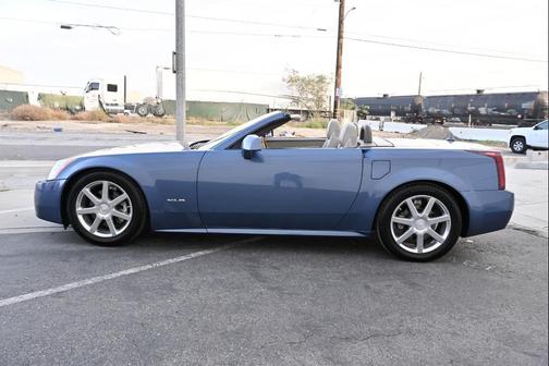2005 Cadillac XLR Base