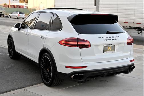 2016 Porsche Cayenne Turbo