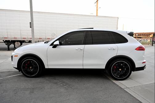 2016 Porsche Cayenne Turbo