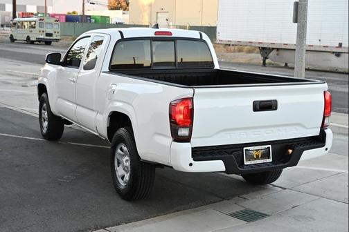 2018 Toyota Tacoma SR
