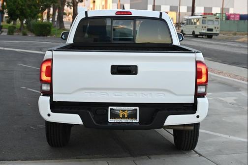 2018 Toyota Tacoma SR