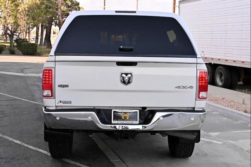Pearl White 2018 RAM 2500 Laramie 4x4 Crew Cab 8'