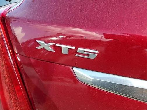 2019 Cadillac XT5 Base