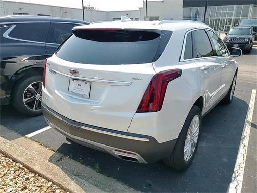 2022 Cadillac XT5 Premium Luxury
