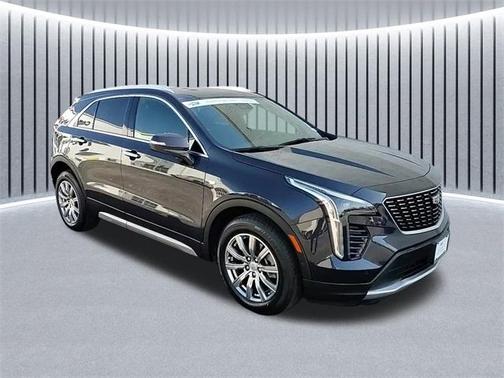 2022 Cadillac XT4 Premium Luxury