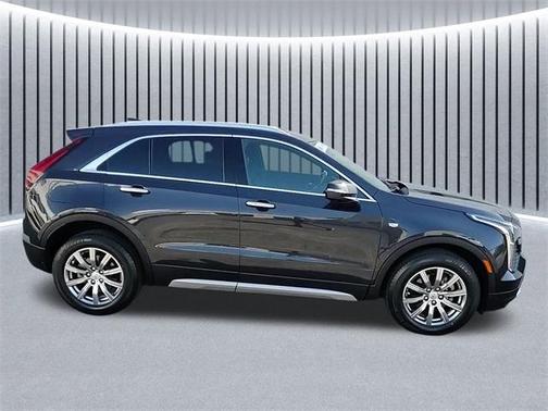 2022 Cadillac XT4 Premium Luxury
