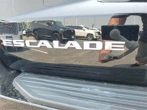 2022 Cadillac Escalade Sport