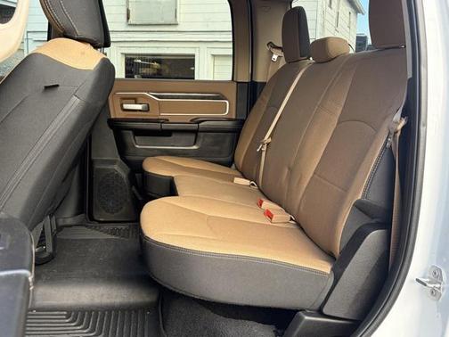 2019 RAM 2500 Big Horn Crew Cab 4x4 6'4' Box