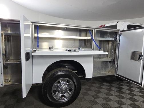 2025 RAM 2500 Tradesman Crew Cab 4x4 8' Box