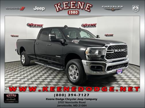 Diamond Black Crystal Pearlcoat 2023 RAM 2500 Big Horn Crew Cab 4x4 8' Box