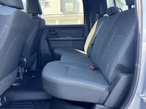 2022 RAM 2500 Tradesman Crew Cab 4x4 8' Box