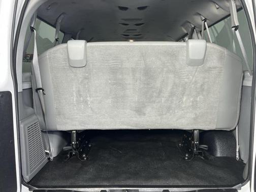 2009 Ford E350 Super Duty XL Wagon