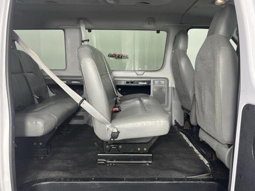 2009 Ford E350 Super Duty XL Wagon