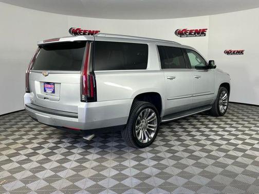 2018 Cadillac Escalade ESV Luxury