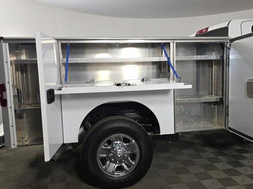 2025 RAM 2500 Tradesman Crew Cab 4x4 8' Box