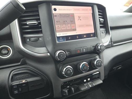 2024 RAM 3500 Big Horn Crew Cab 4x4 8' Box