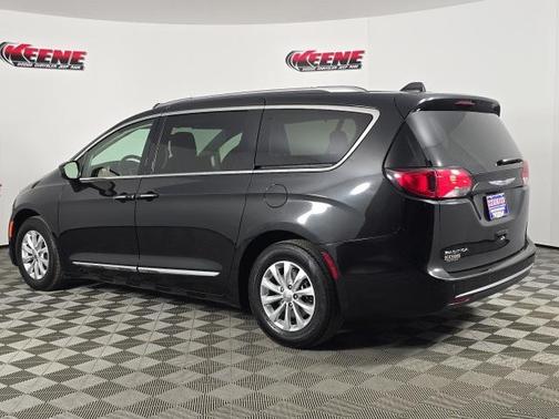 2018 Chrysler Pacifica Touring-L