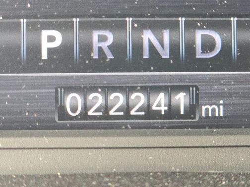 Diamond Black Crystal Pearlcoat 2024 RAM 1500 Laramie